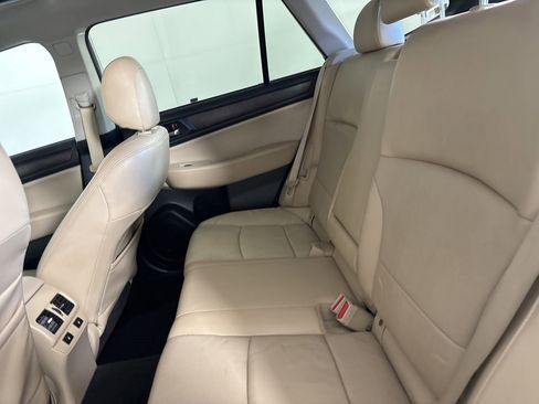 Used 2015 Subaru Outback 2.5i Limited AWD/4WD image 25