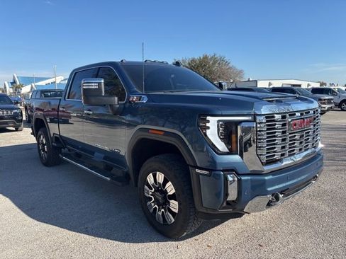 Used 2024 GMC Sierra 2500 Denali w/ Denali Reserve Package image 3