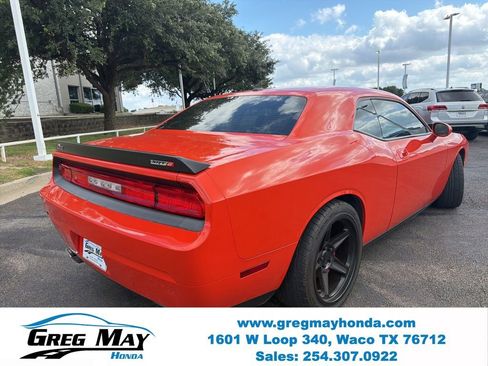 Used 2009 Dodge Challenger SRT8 w/ SRT Option Group II RWD image 3