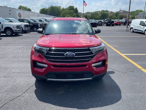 Used 2021 Ford Explorer XLT w/ Equipment Group 202A AWD/4WD image 2