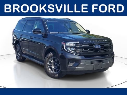 Used 2025 Ford Expedition Active AWD/4WD image 1