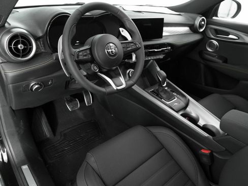 New 2025 Alfa Romeo Tonale w/ Premium Package AWD/4WD image 16