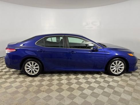 Used 2018 Toyota Camry LE FWD image 9