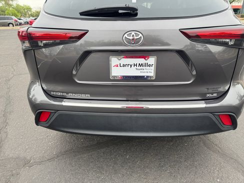 Certified 2024 Toyota Highlander XLE FWD image 25