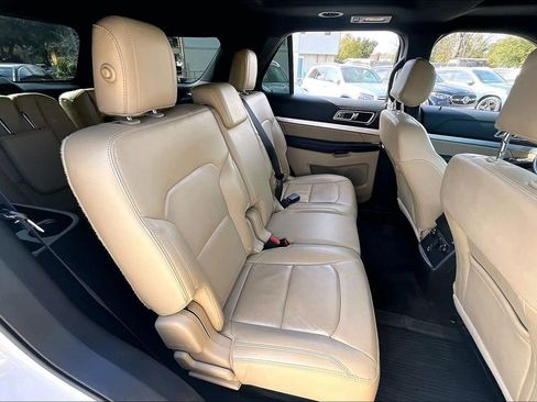 Used 2017 Ford Explorer XLT w/ Equipment Group 202A image 22