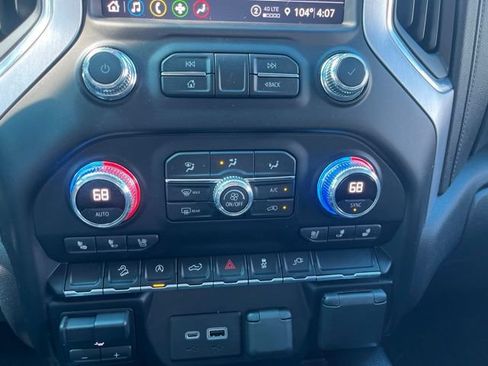 Used 2021 GMC Sierra 1500 SLT AWD/4WD image 19