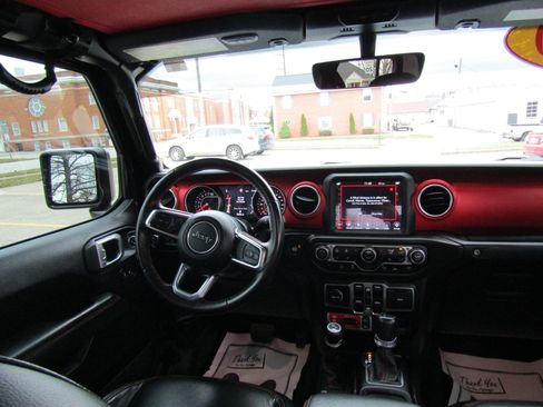 Used 2020 Jeep Gladiator Rubicon AWD/4WD image 18