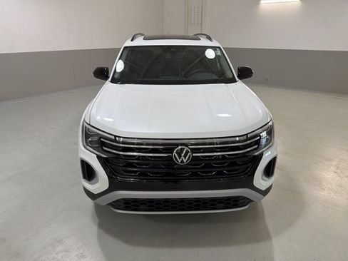 Certified 2026 Volkswagen Atlas Peak Edition AWD/4WD image 3