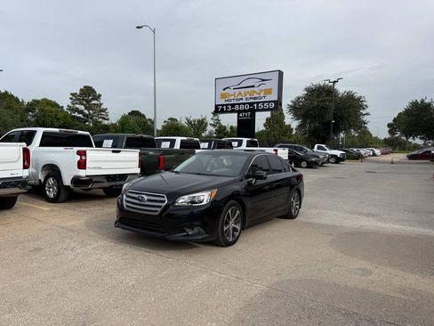 Used 2017 Subaru Legacy 2.5i Limited AWD/4WD image 3