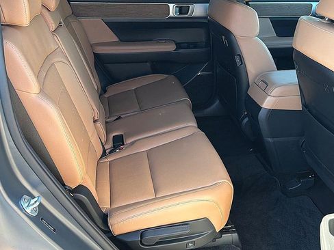 Used 2025 Hyundai Santa Fe Limited image 23