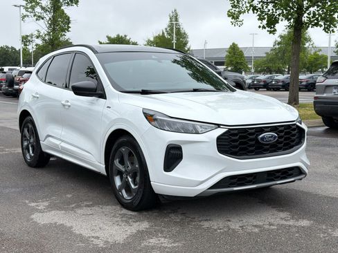 Used 2023 Ford Escape ST-Line w/ Tech Pack #1 FWD image 7