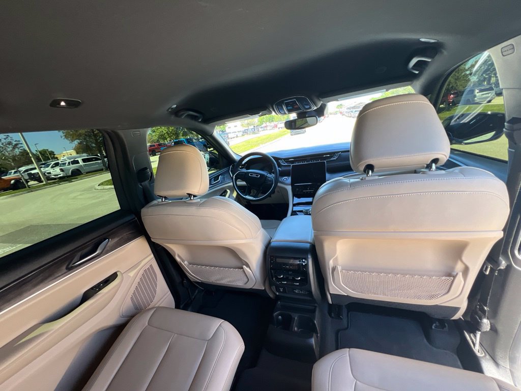 Used 2024 Jeep Grand Cherokee L Limited RWD image 25