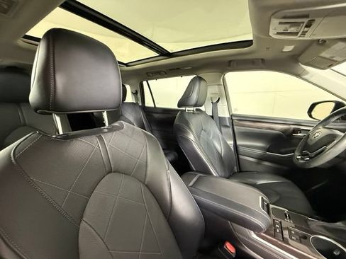 Used 2022 Toyota Highlander Platinum AWD/4WD image 29