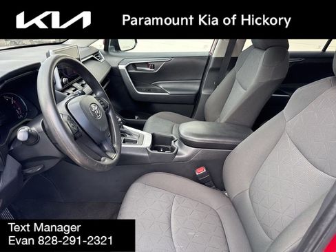 Used 2023 Toyota RAV4 XLE FWD image 20
