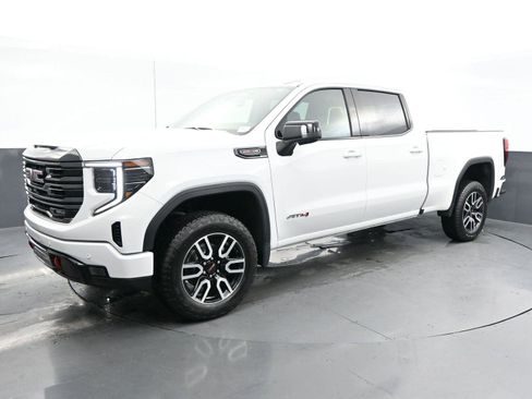 Used 2024 GMC Sierra 1500 AT4 w/ AT4 Preferred Package image 3