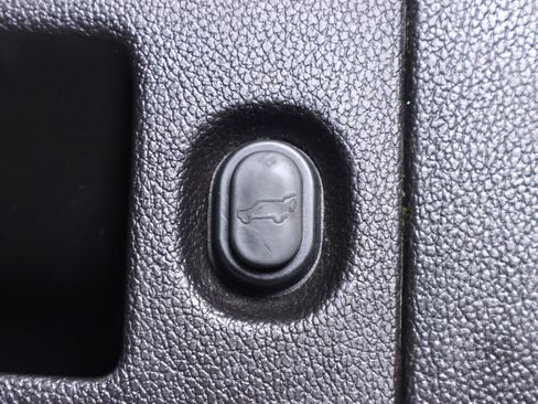 Used 2016 Cadillac Escalade Premium image 39