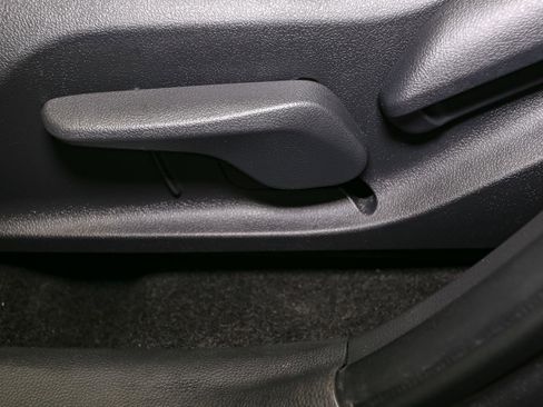 Used 2024 Toyota RAV4 LE AWD/4WD image 40