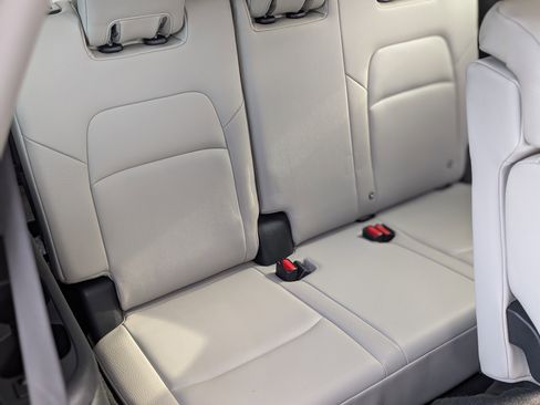 Used 2022 Nissan Pathfinder SL w/ Lighting Package (N92) image 21