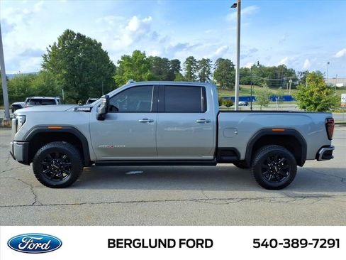 Used 2026 GMC Sierra 2500 AT4 w/ AT4 Premium Plus Package AWD/4WD image 8