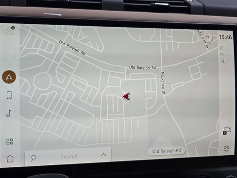 New 2026 Land Rover Defender 130 X-Dynamic SE image 22