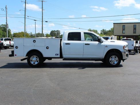 Used 2024 RAM 2500 Tradesman w/ Chrome Appearance Group AWD/4WD image 7
