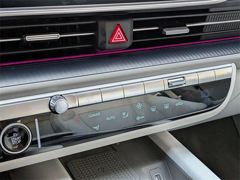 Used 2025 Hyundai Ioniq 6 SEL image 22