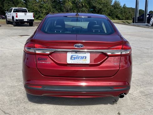 Used 2018 Ford Fusion SE w/ Fusion SE Technology Package image 4
