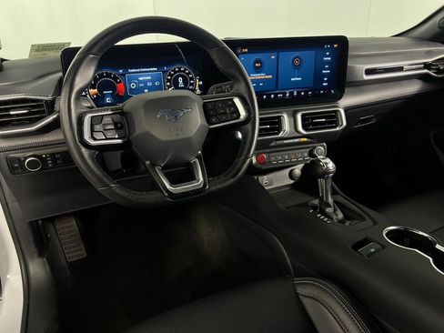 Used 2025 Ford Mustang Premium image 13