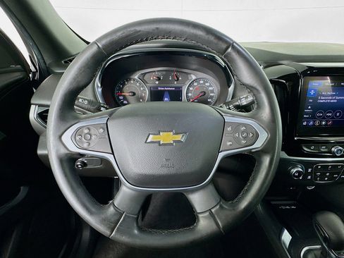 Used 2023 Chevrolet Traverse LT image 8