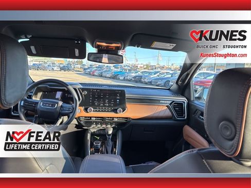 Used 2024 GMC Canyon AT4 image 38