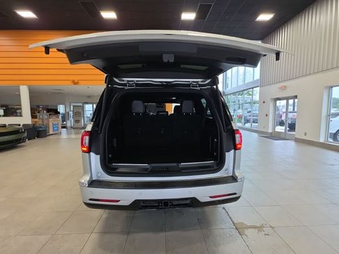 Used 2018 Lincoln Navigator L Reserve w/ Technology Package AWD/4WD image 12