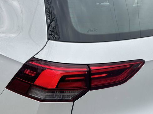 Used 2024 Volkswagen GTI Autobahn FWD image 31