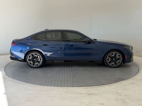 Certified 2025 BMW i5 xDrive40 w/ M Sport Package AWD/4WD image 8