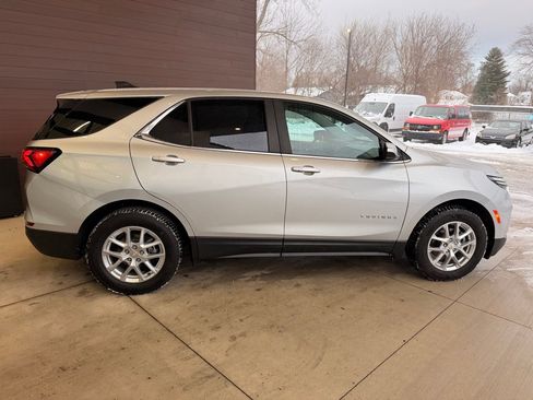 Used 2022 Chevrolet Equinox LT image 8