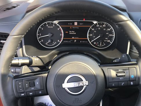 Certified 2023 Nissan Rogue SL w/ SL Premium Package AWD/4WD image 9