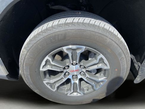 Used 2026 GMC Sierra 1500 SLT AWD/4WD image 40