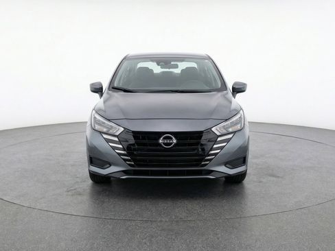 Used 2025 Nissan Versa SV image 2