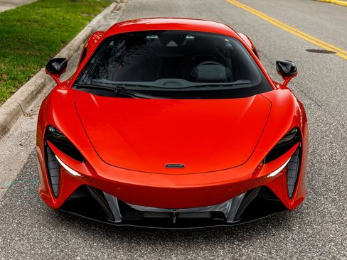 New 2026 McLaren Artura RWD image 17