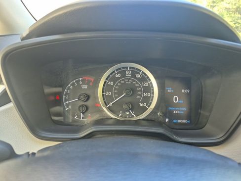 Used 2021 Toyota Corolla LE image 20