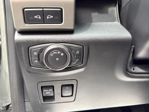 Used 2019 Ford F150 Lariat w/ Equipment Group 502A Luxury AWD/4WD image 22