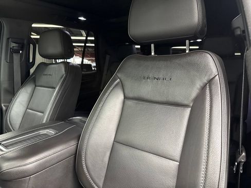 Used 2021 GMC Yukon Denali w/ Denali Premium Package AWD/4WD image 19