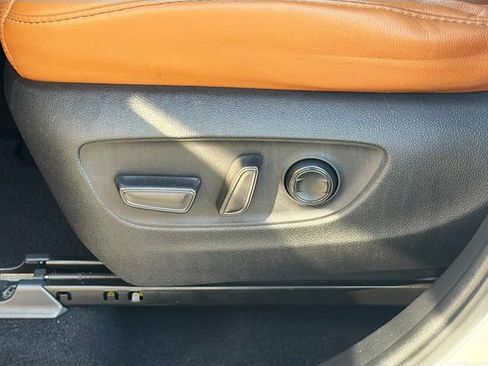 Used 2020 Toyota Highlander Platinum image 25