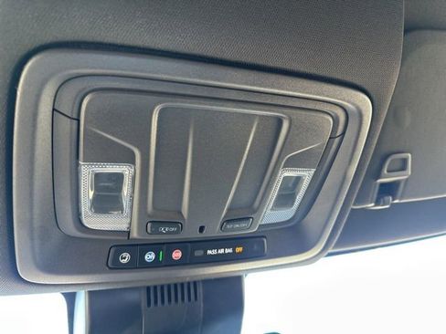 Used 2025 GMC Sierra 1500 SLT AWD/4WD image 16