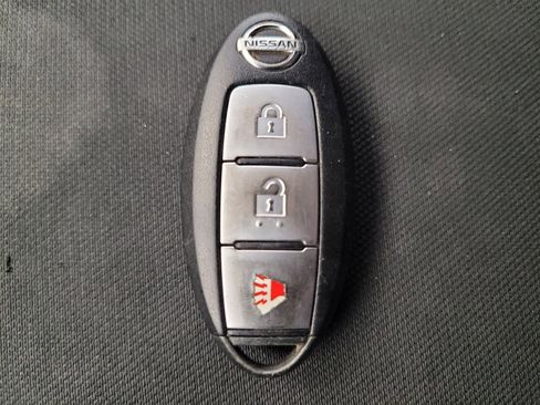 Used 2017 Nissan Pathfinder S image 32