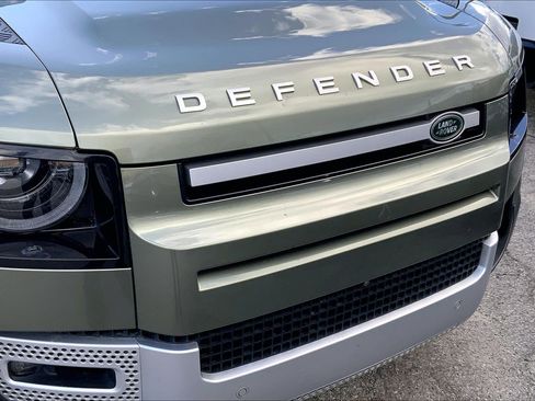 Used 2024 Land Rover Defender 110 S image 30