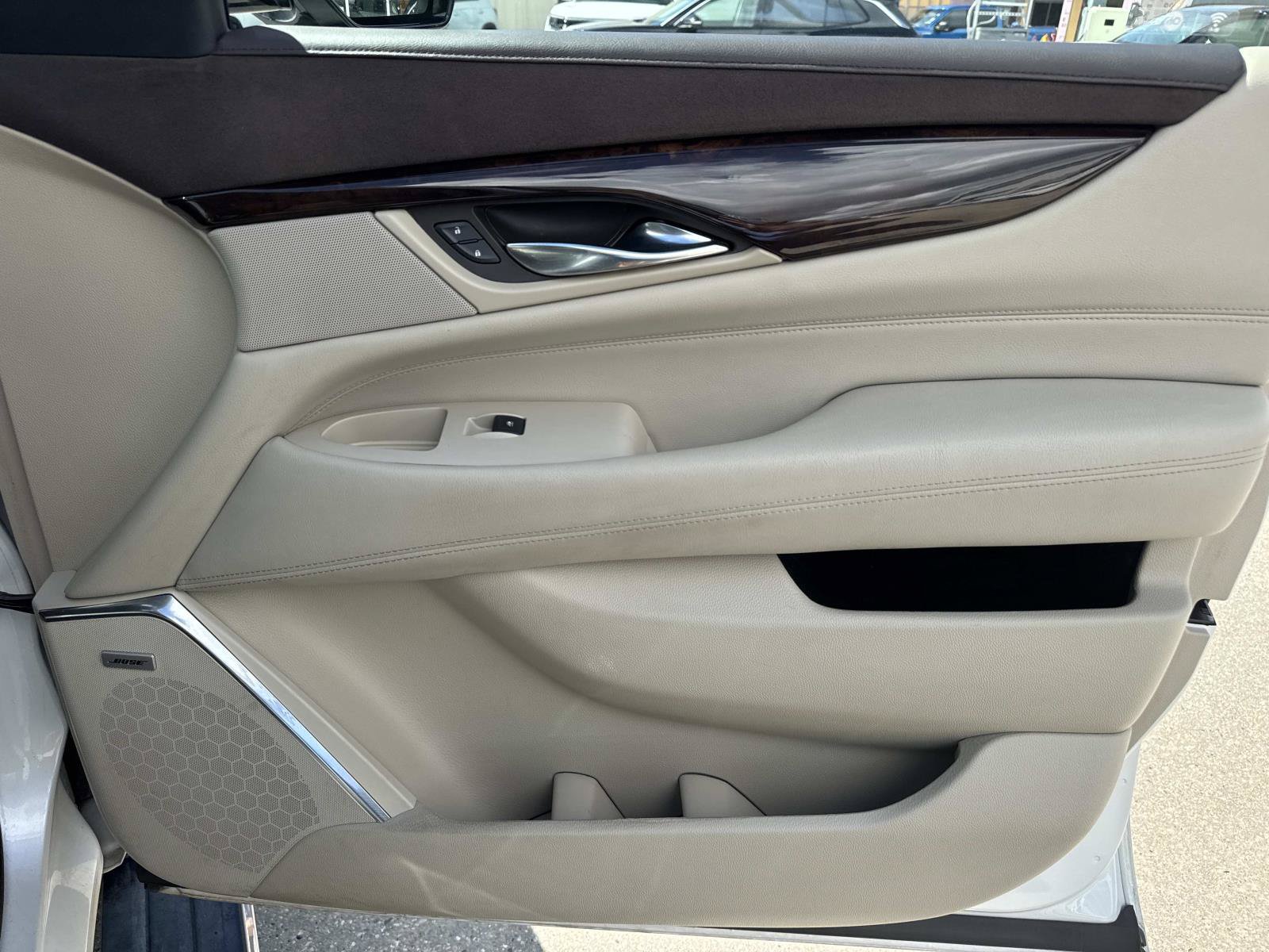 Used 2016 Cadillac Escalade ESV Premium AWD/4WD image 14