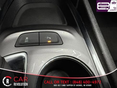 Used 2024 Chevrolet Malibu LT image 32