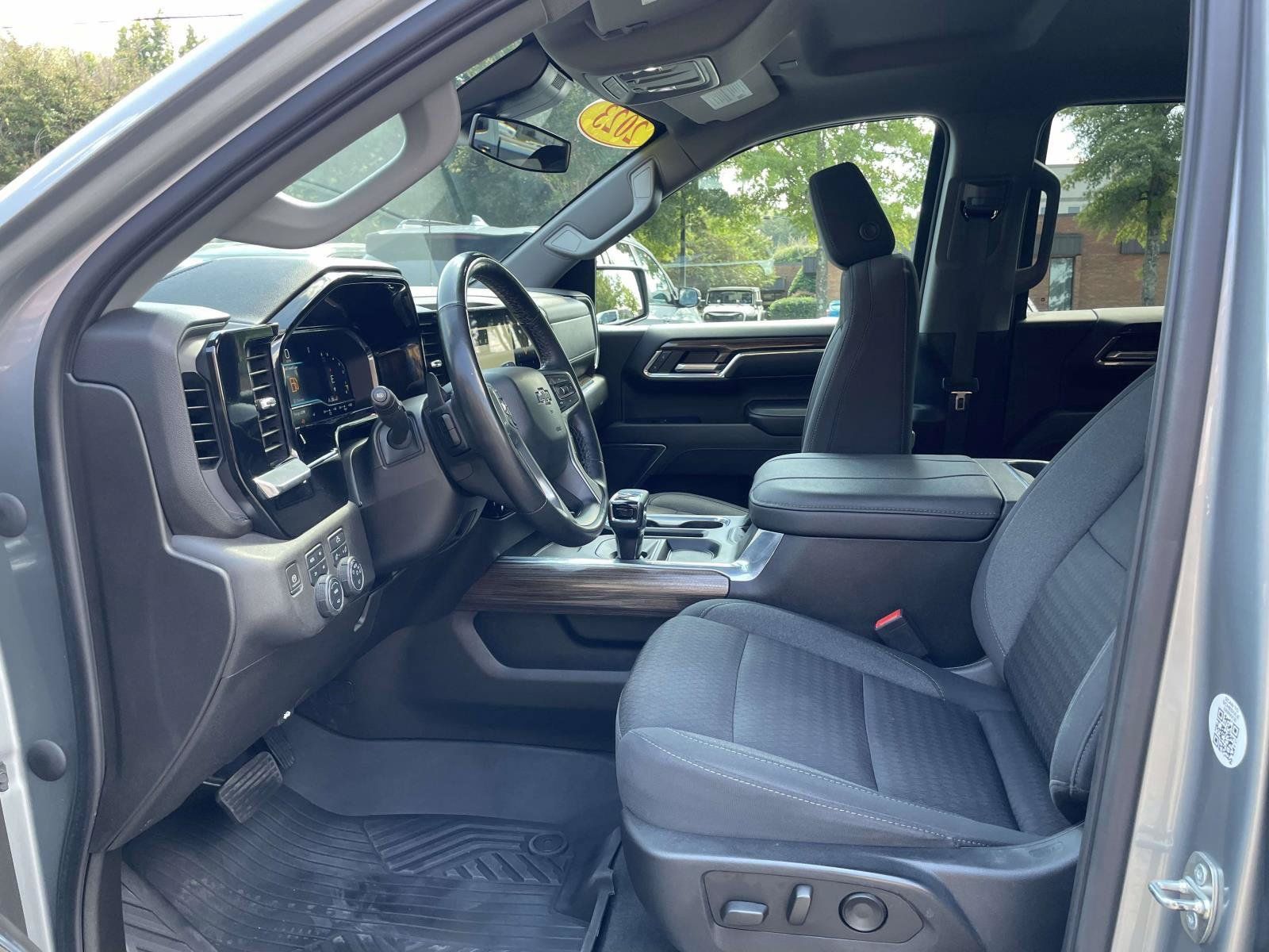 Used 2023 Chevrolet Silverado 1500 RST AWD/4WD image 4