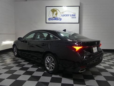 Used 2021 Toyota Avalon XLE FWD image 10