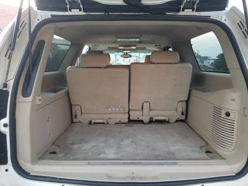 Used 2011 Cadillac Escalade ESV Luxury image 9